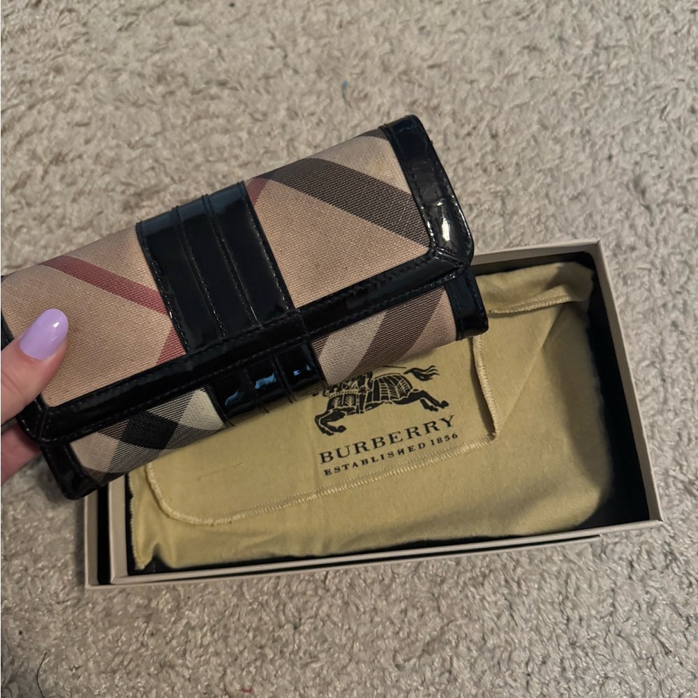 Burberry Beige and Black Wallet